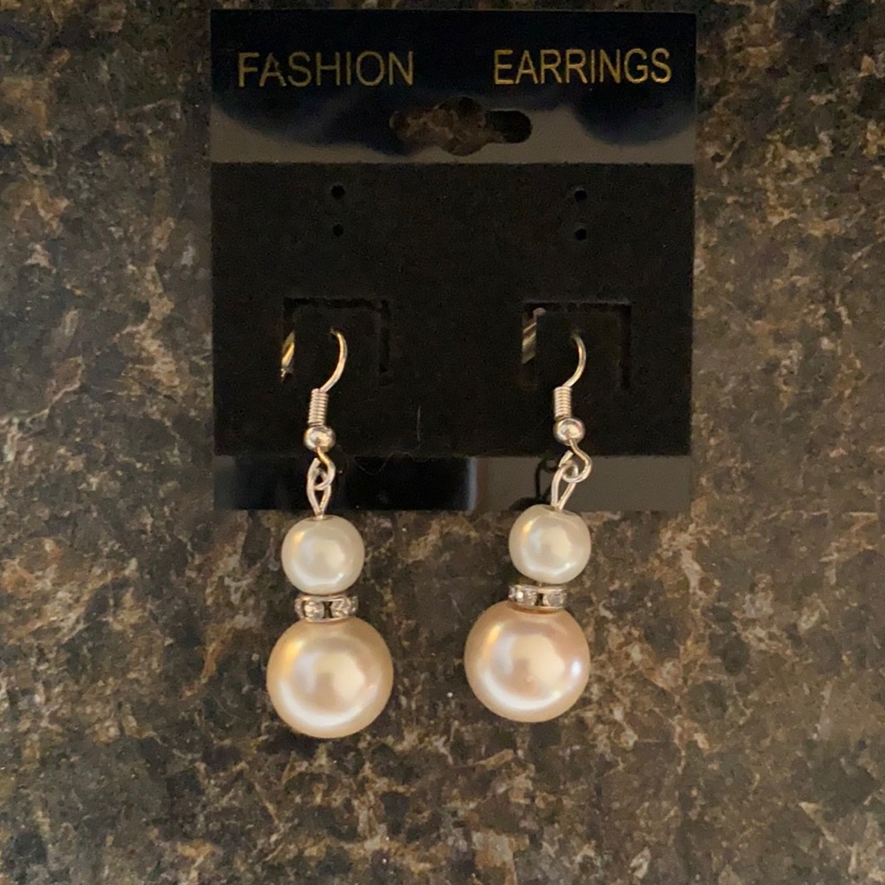 Hanging Pearl Earrings.